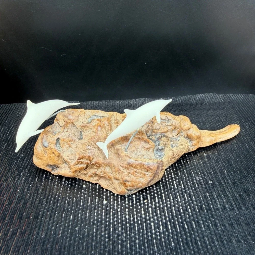 N/A artistic sculpture